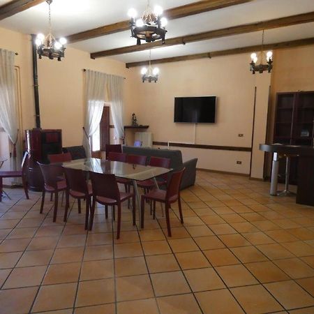 Dimora Fresilia Casa Vacanze โอปิ ภายนอก รูปภาพ