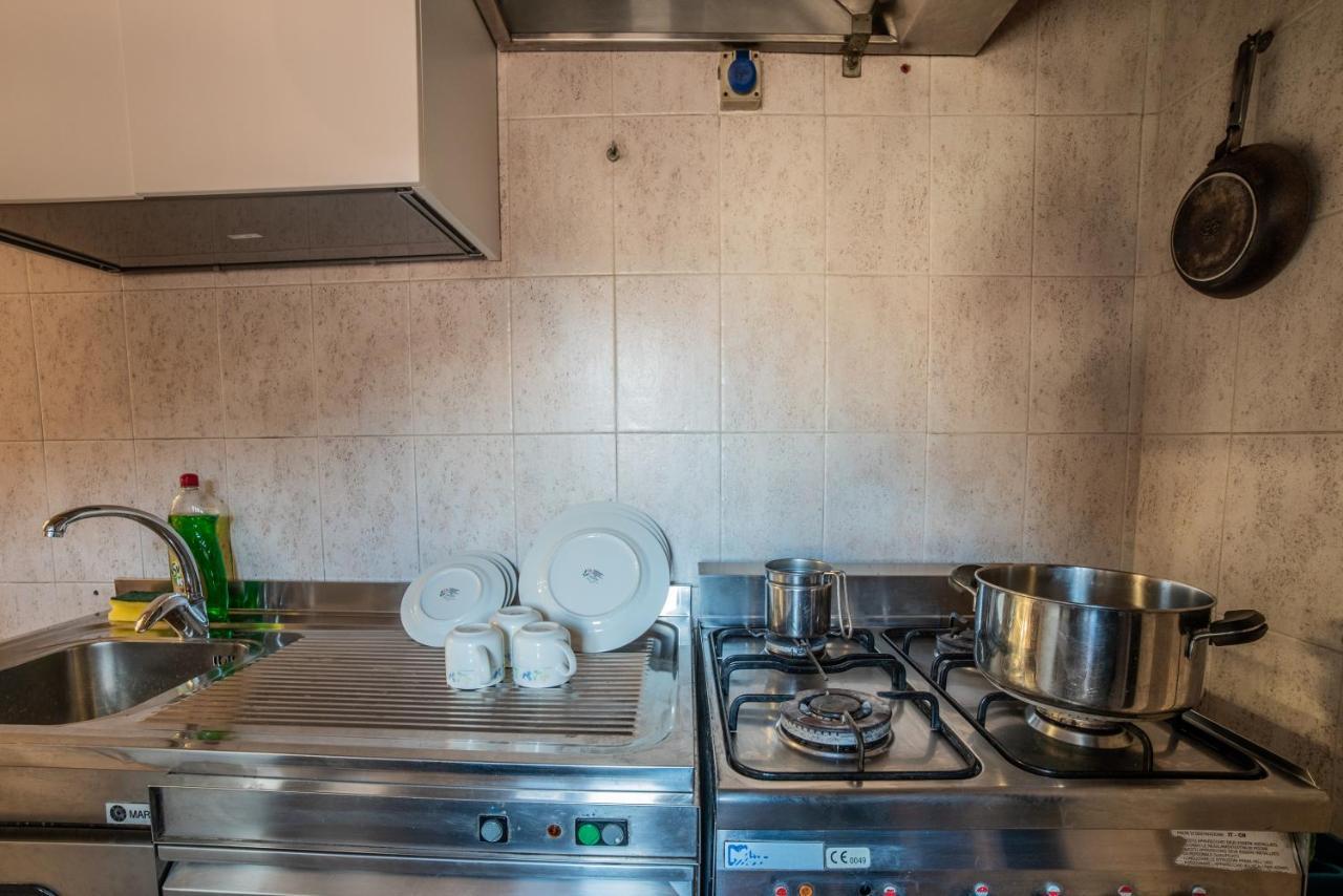 Dimora Fresilia Casa Vacanze โอปิ ภายนอก รูปภาพ