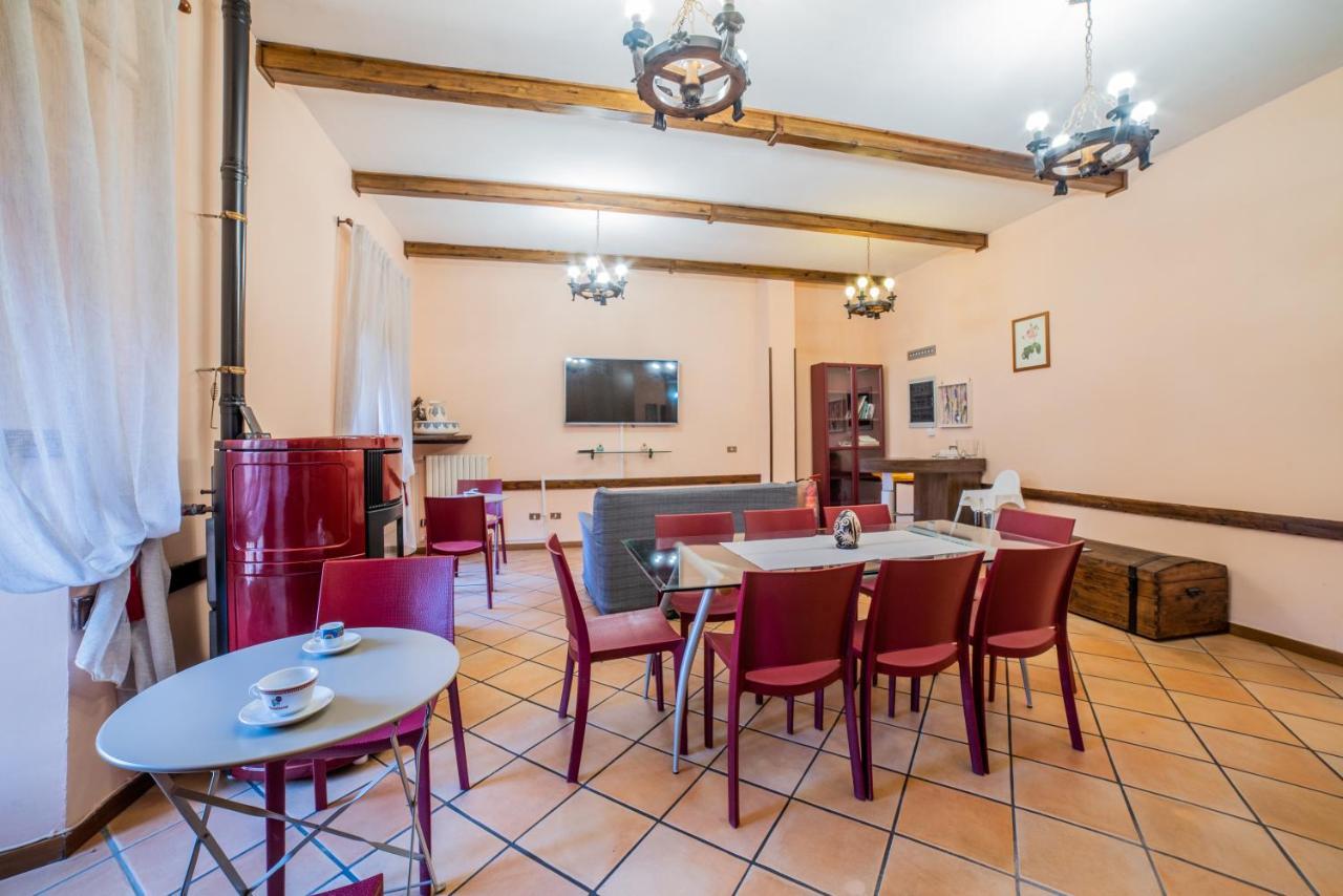 Dimora Fresilia Casa Vacanze โอปิ ภายนอก รูปภาพ
