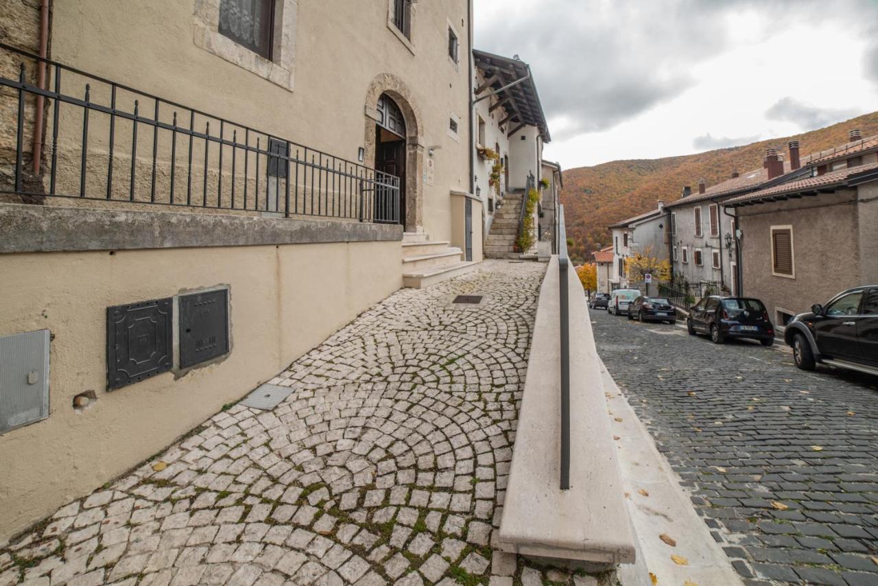Dimora Fresilia Casa Vacanze โอปิ ภายนอก รูปภาพ