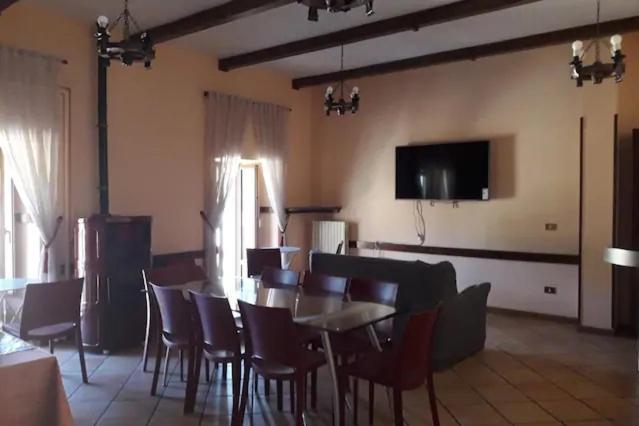 Dimora Fresilia Casa Vacanze โอปิ ภายนอก รูปภาพ